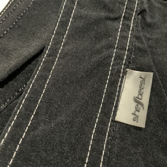 SHEBEEST BOARD-RIDER ,CYCLE SHORTS/ CAPRIS WITH CONTOURED KNEE - Picture 3 of 6